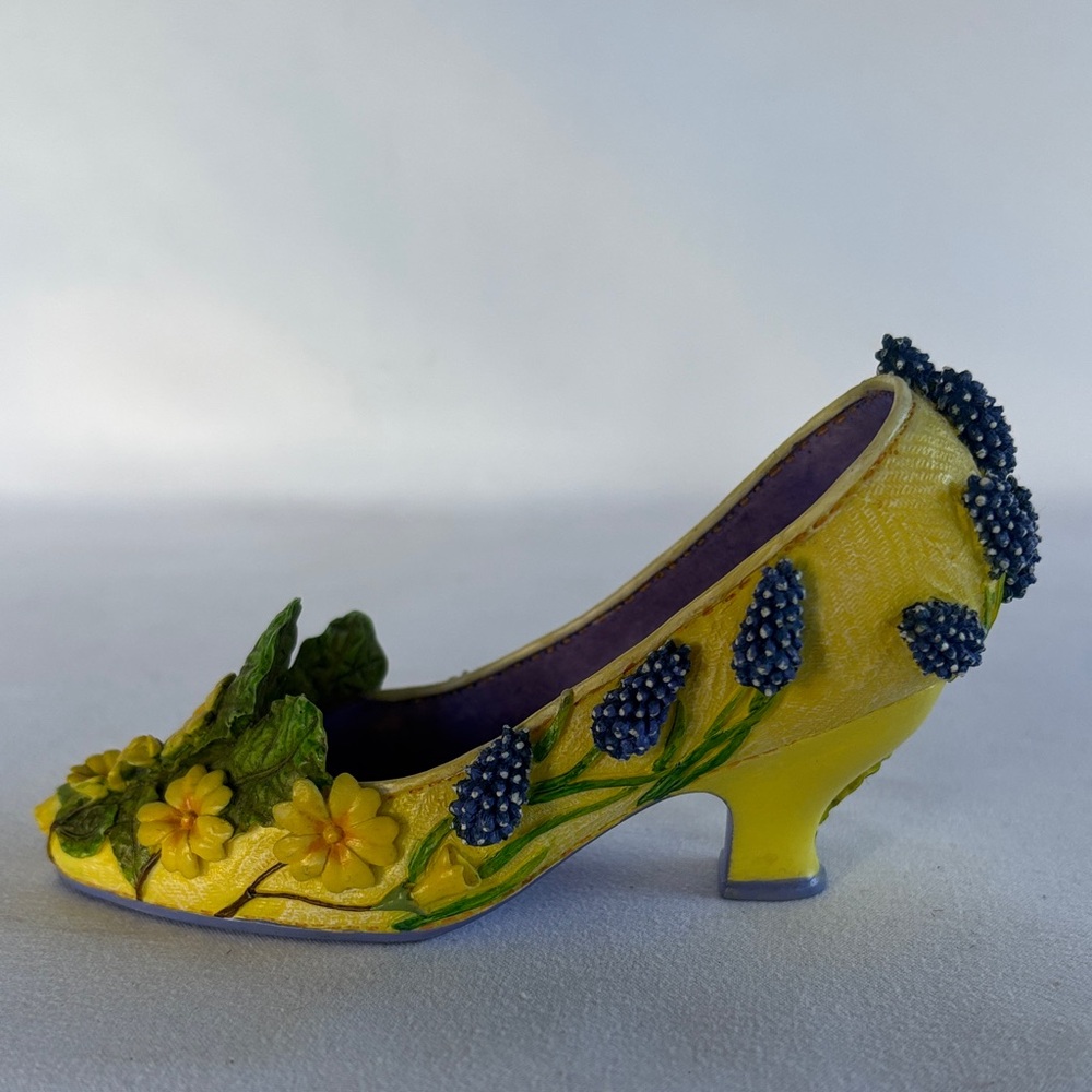 VINTAGE! THE ORIGINAL WILLOW HALL WOMEN’s SHOE ORNAMENTAL COLLECTION- FEBRUARY - Picture 6 of 11